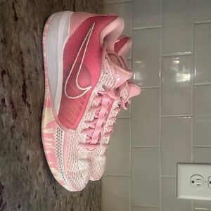Nike Women's Pink and White basketball Athletic Shoes
